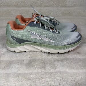 Altra Rivera 2 women Size 7 Light Blue Aqua  (New without box)